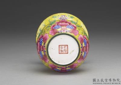 图片[3]-Painted enamel zhadou vessel with floral decoration, Qing dynasty, Qianlong reign (1736-1795)-China Archive